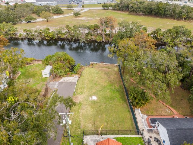 7920 N BRANCH AVENUE, Tampa, FL 33604