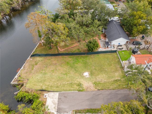 7920 N BRANCH AVENUE, Tampa, FL 33604