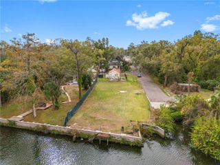 7920 N BRANCH AVENUE, Tampa, FL 33604