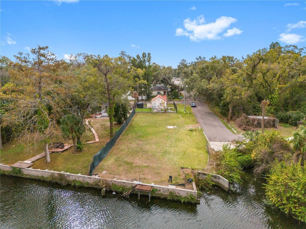 7920 N BRANCH AVENUE, Tampa, FL 33604