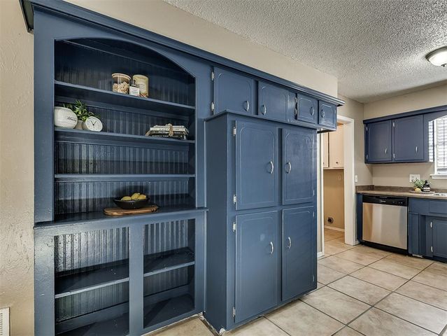 9404 S Winston Way, Oklahoma City, OK 73139