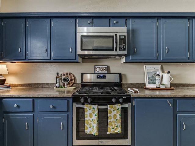 9404 S Winston Way, Oklahoma City, OK 73139