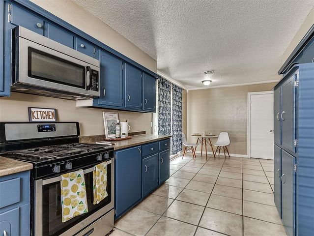 9404 S Winston Way, Oklahoma City, OK 73139