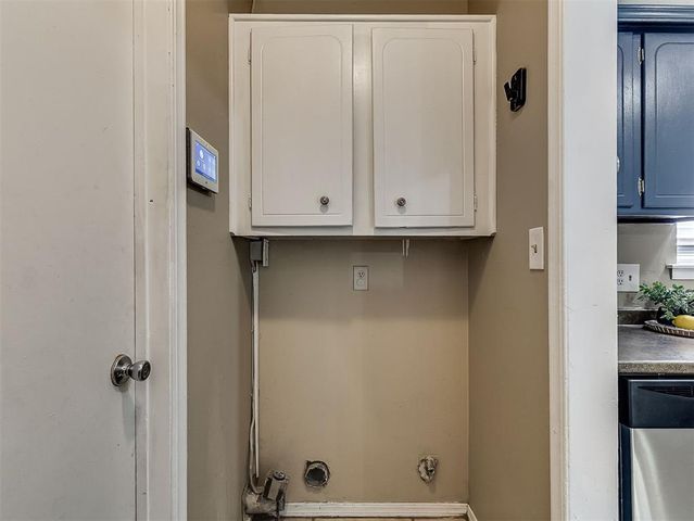 9404 S Winston Way, Oklahoma City, OK 73139