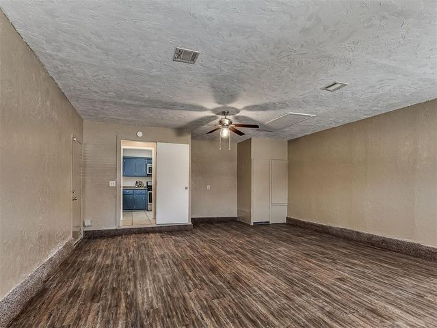 9404 S Winston Way, Oklahoma City, OK 73139