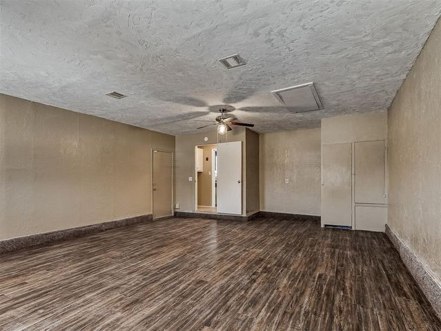 9404 S Winston Way, Oklahoma City, OK 73139