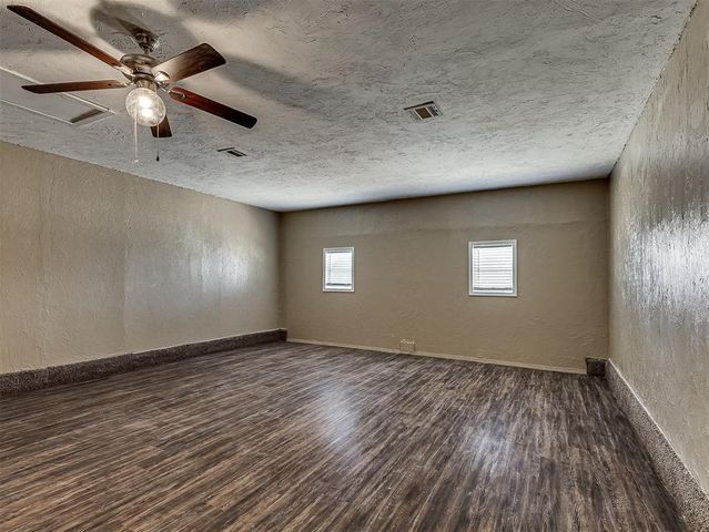 9404 S Winston Way, Oklahoma City, OK 73139