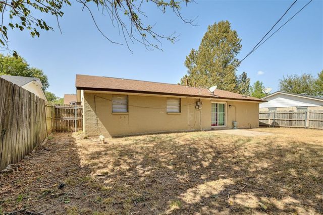 9404 S Winston Way, Oklahoma City, OK 73139
