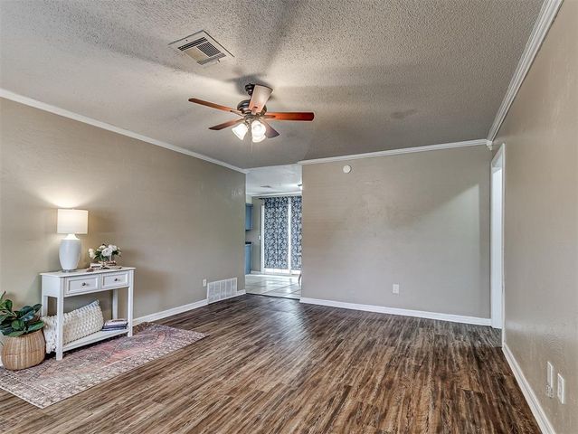 9404 S Winston Way, Oklahoma City, OK 73139