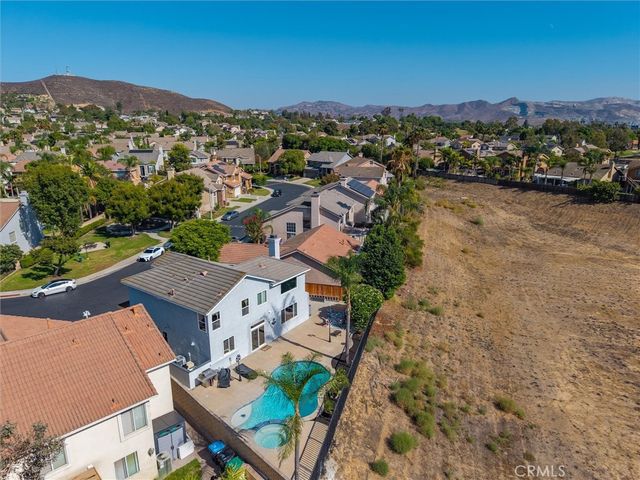 712 Shaffer Street, Corona, CA 92879