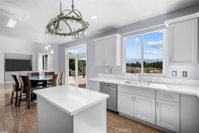 712 Shaffer Street, Corona, CA 92879