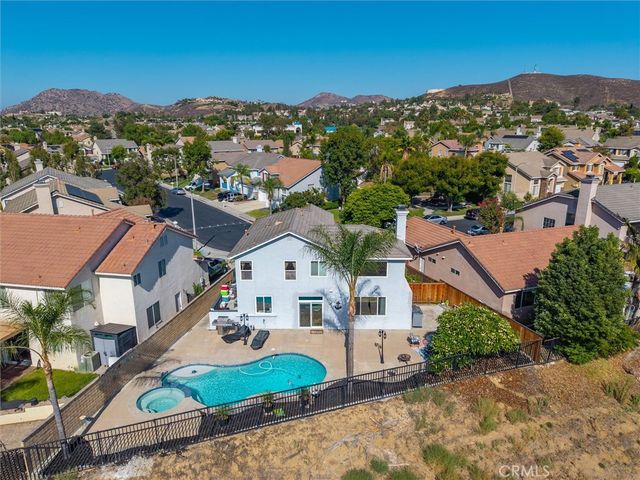 712 Shaffer Street, Corona, CA 92879