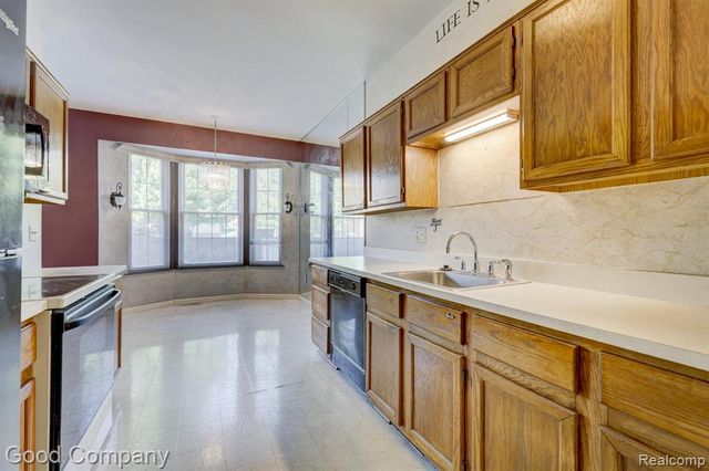 7354 Birkshire, West Bloomfield, MI 48322
