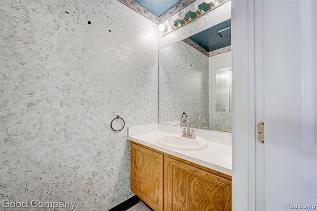 7354 Birkshire, West Bloomfield, MI 48322