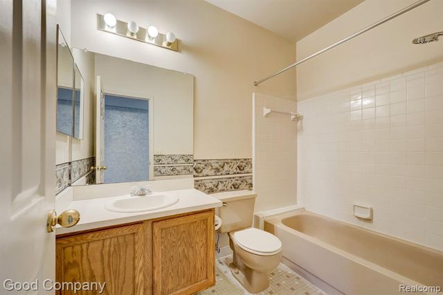 7354 Birkshire, West Bloomfield, MI 48322