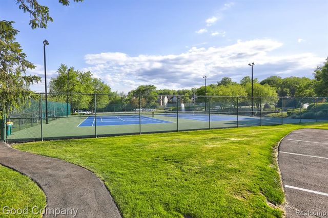 7354 Birkshire, West Bloomfield, MI 48322