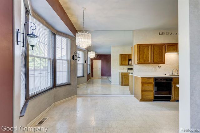 7354 Birkshire, West Bloomfield, MI 48322