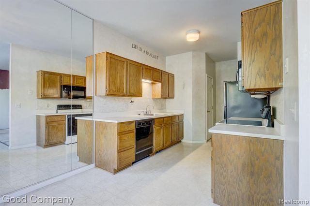 7354 Birkshire, West Bloomfield, MI 48322