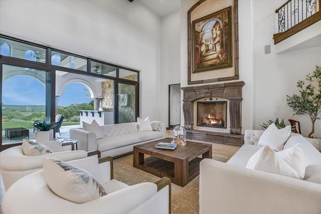 26804 Masters Parkway, Spicewood, TX 78669