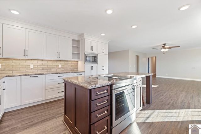 8189 State Route 94 W., Murray, KY 42071