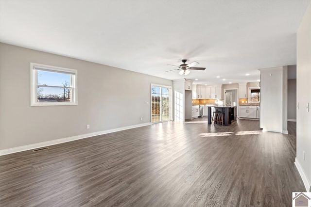 8189 State Route 94 W., Murray, KY 42071