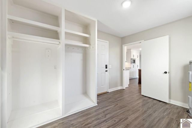 8189 State Route 94 W., Murray, KY 42071