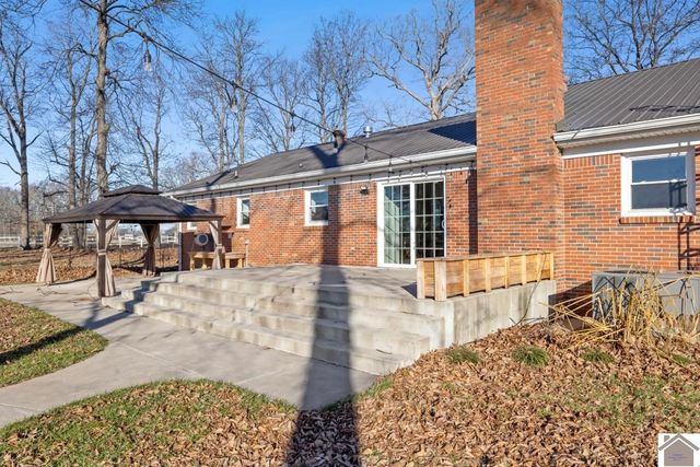 8189 State Route 94 W., Murray, KY 42071