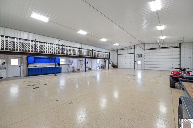 8189 State Route 94 W., Murray, KY 42071