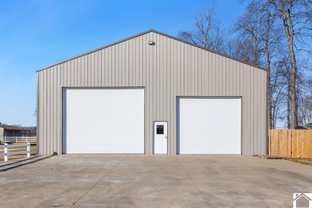 8189 State Route 94 W., Murray, KY 42071