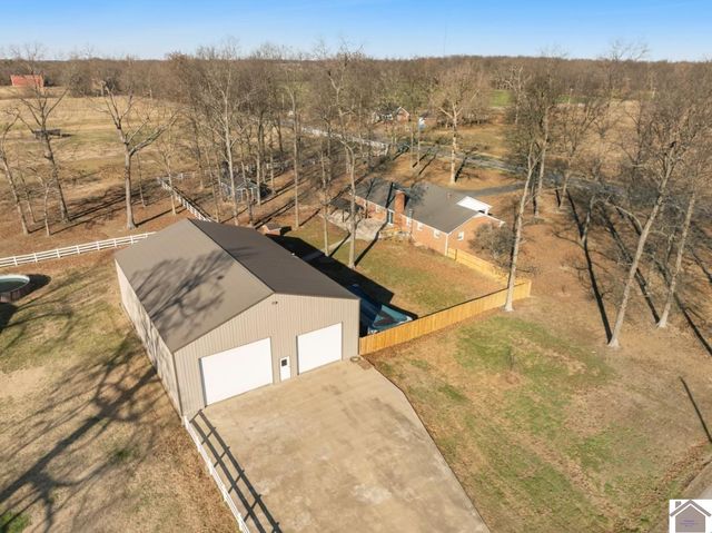 8189 State Route 94 W., Murray, KY 42071