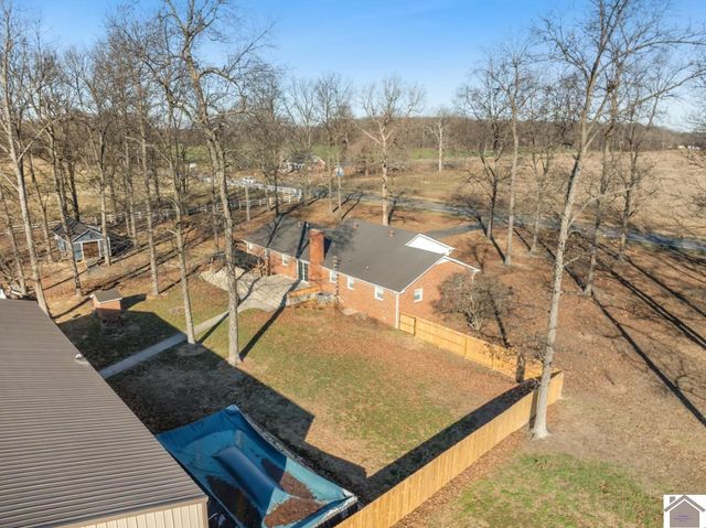 8189 State Route 94 W., Murray, KY 42071