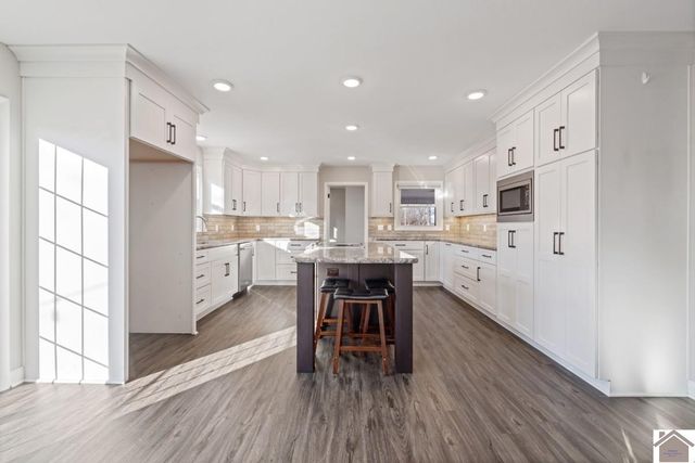 8189 State Route 94 W., Murray, KY 42071