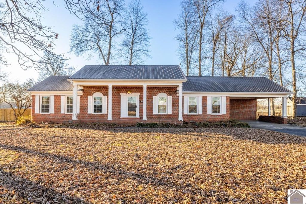 8189 State Route 94 W., Murray, KY 42071