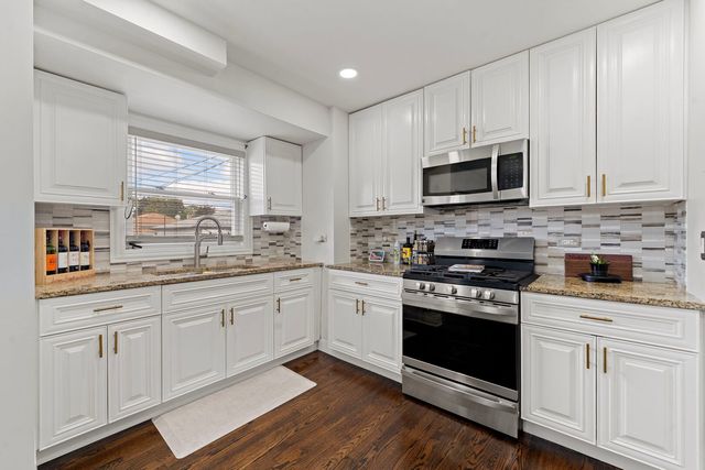 1514 N 22nd Avenue, Melrose Park, IL 60160