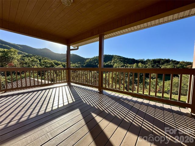 1120 Jacobs Branch Road, Franklin, NC 28734