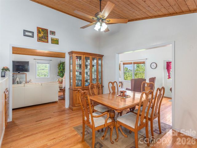 1120 Jacobs Branch Road, Franklin, NC 28734