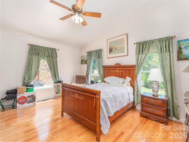 1120 Jacobs Branch Road, Franklin, NC 28734