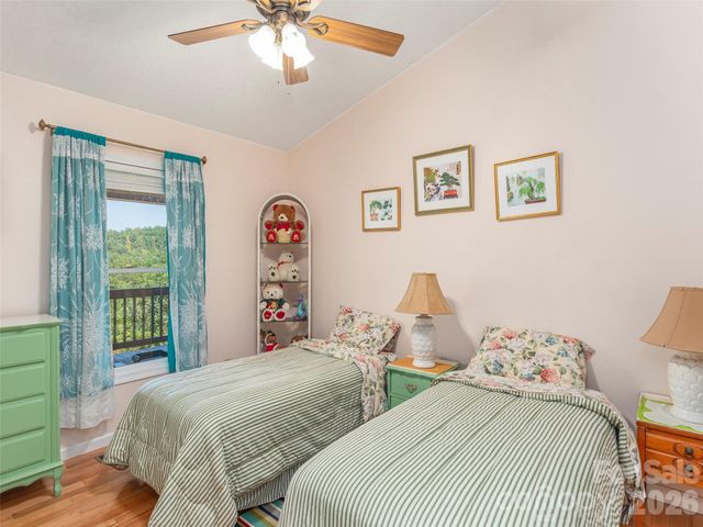 1120 Jacobs Branch Road, Franklin, NC 28734