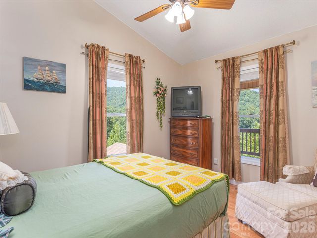 1120 Jacobs Branch Road, Franklin, NC 28734