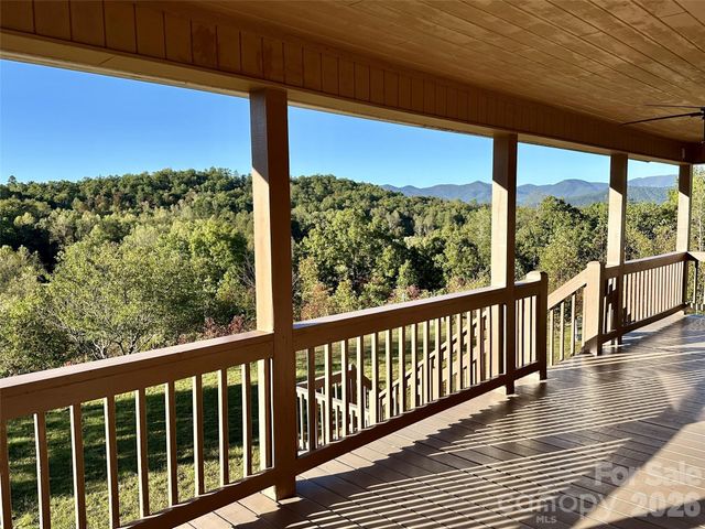 1120 Jacobs Branch Road, Franklin, NC 28734