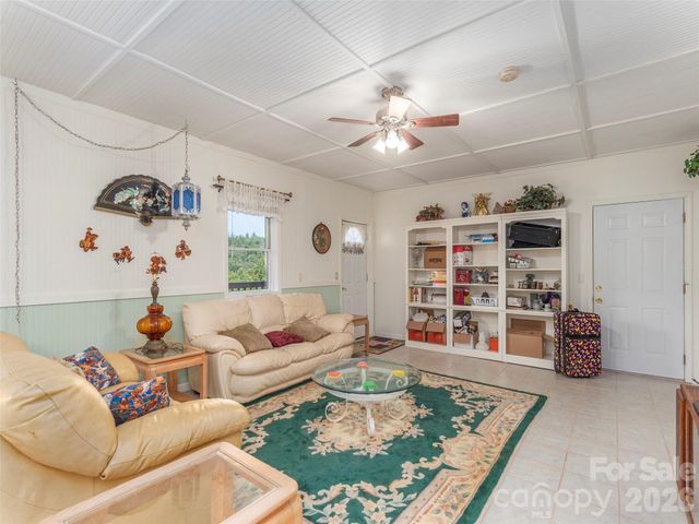 1120 Jacobs Branch Road, Franklin, NC 28734