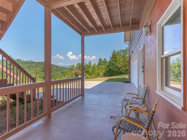 1120 Jacobs Branch Road, Franklin, NC 28734