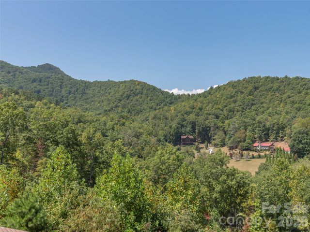 1120 Jacobs Branch Road, Franklin, NC 28734