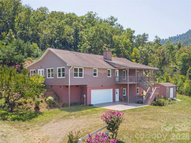 1120 Jacobs Branch Road, Franklin, NC 28734