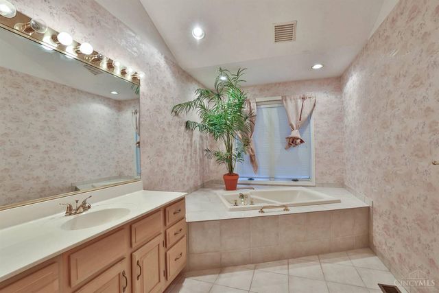 10 Cove Court, Hamilton, OH 45013