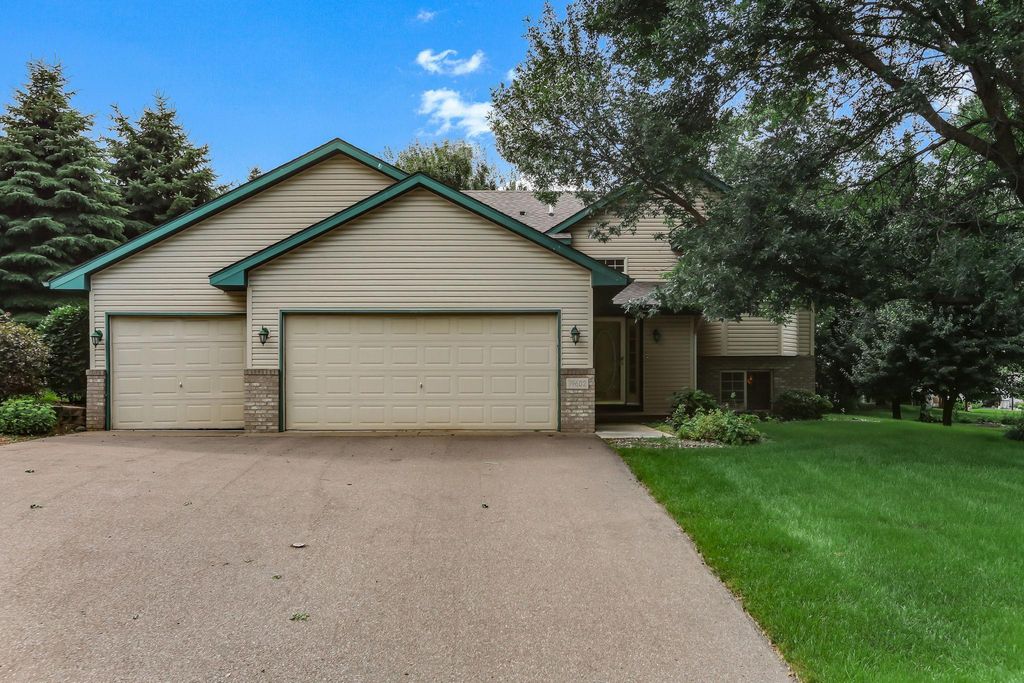 19602 Zane Street NW, Elk River, MN 55330