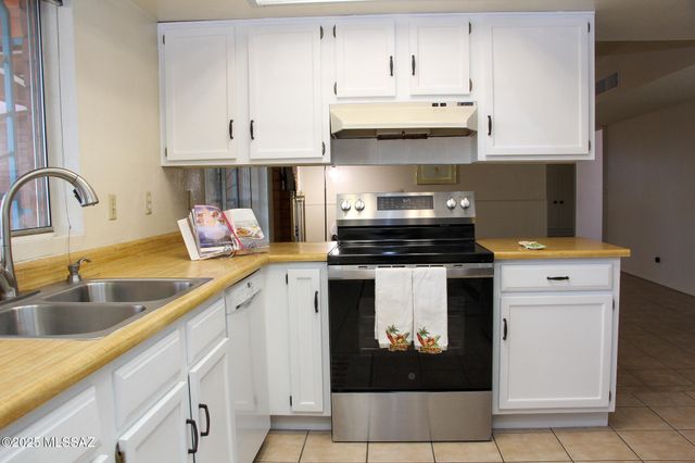 3841 N Four Winds Drive, Tucson, AZ 85750