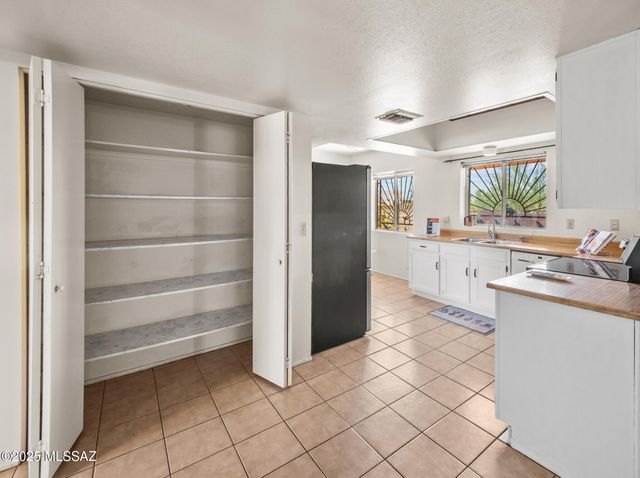 3841 N Four Winds Drive, Tucson, AZ 85750