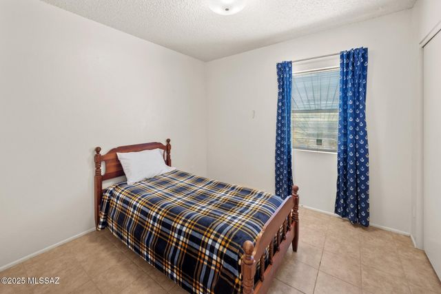 3841 N Four Winds Drive, Tucson, AZ 85750