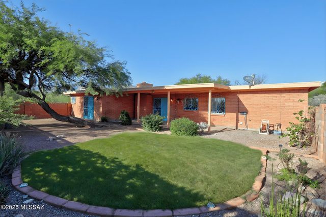 3841 N Four Winds Drive, Tucson, AZ 85750